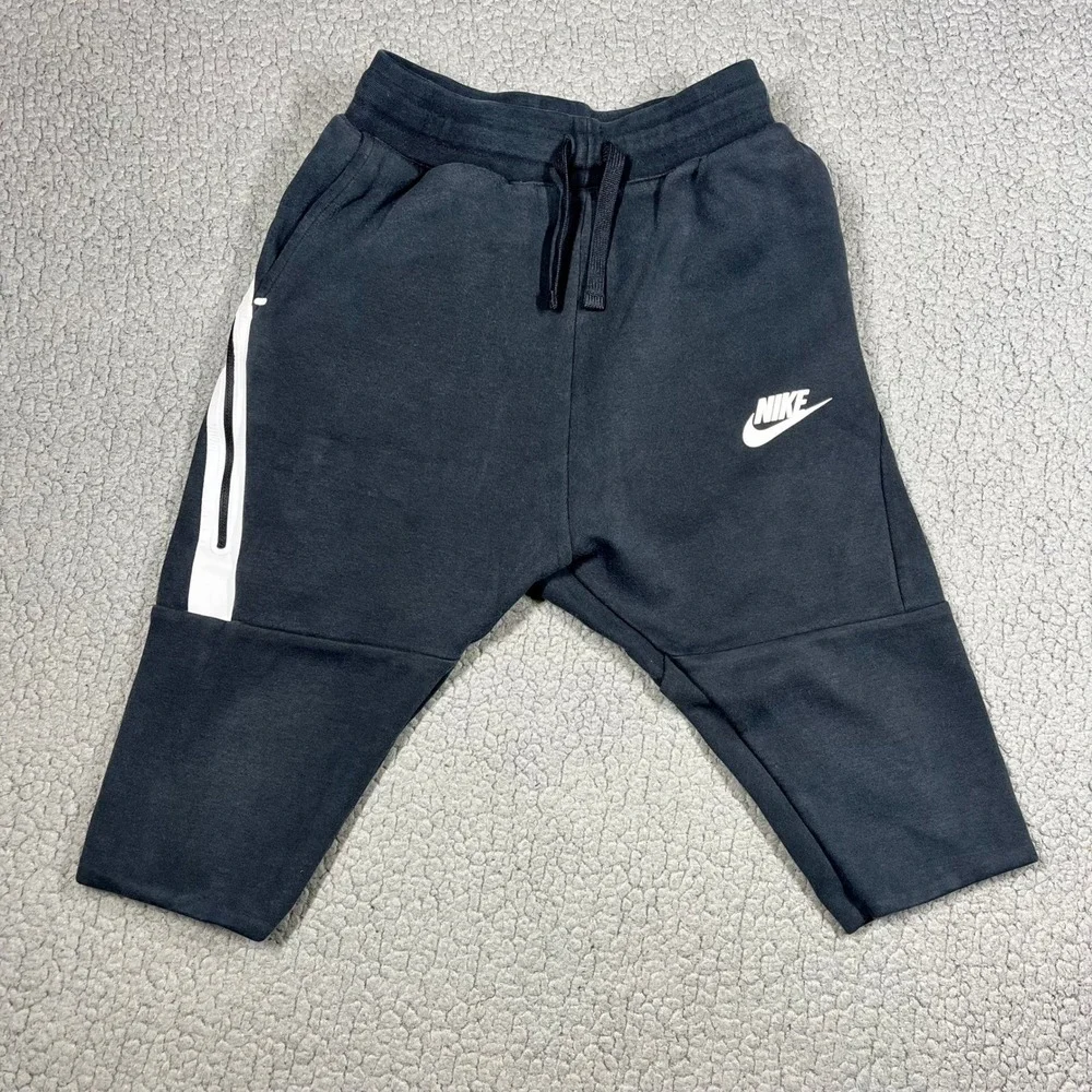 Nike Kids Sportswear Tech Fleece Cropped‎ Jogger Pants Black AQ9677-010 Medium